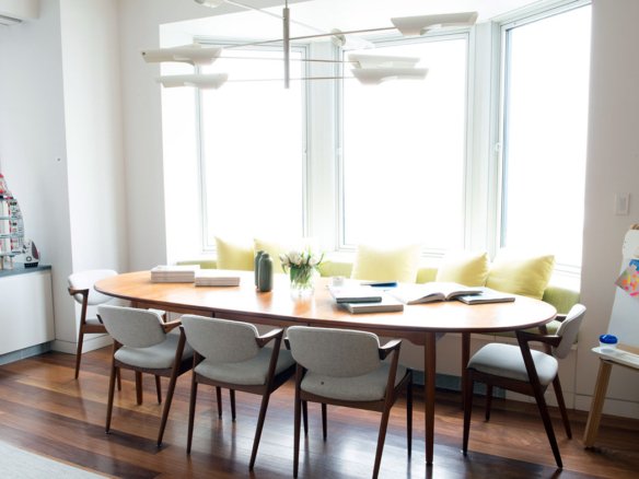 Contemporary apartment